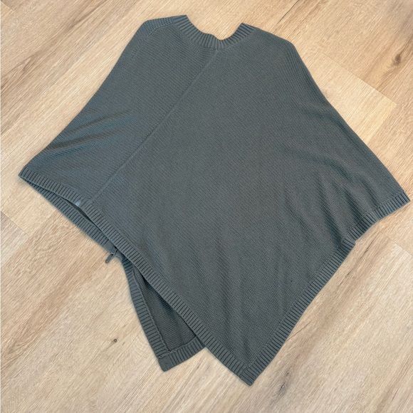 Lululemon poncho green grey OS on the go - Picture 5 of 5